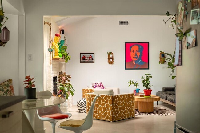 Foto del edificio - 6604 Woodhue Dr