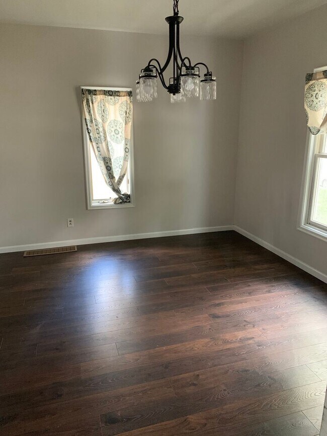 Building Photo - 3 br, 1 bath House - 532 S 16th Street