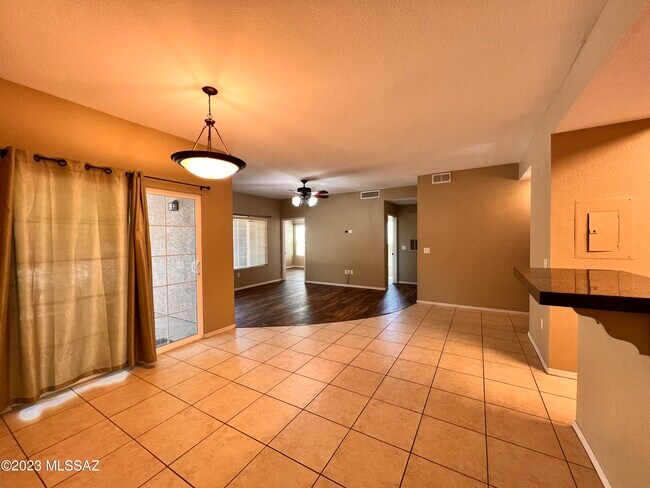 Building Photo - 1500 E Pusch Wilderness Dr