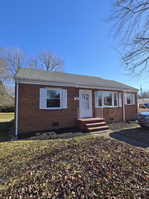 Primary Photo - Renovated 3 Bedroom Home with Detached Gar...