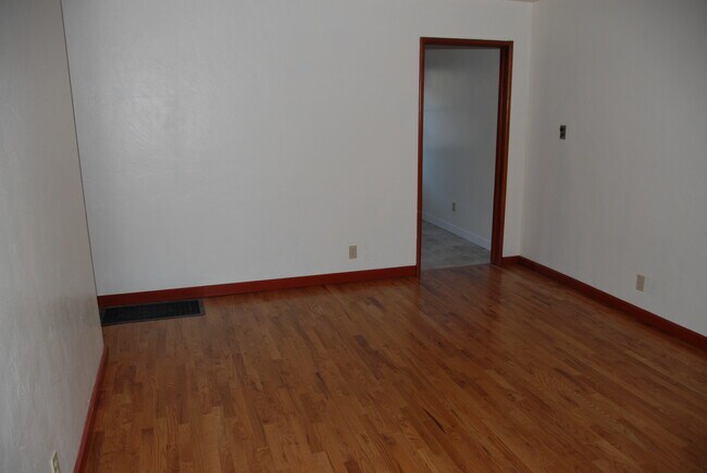 Foto del edificio - 16 Pleasant Valley Dr