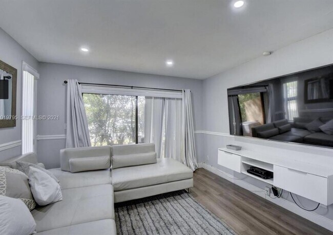 Foto del edificio - 9270 NW 40th St