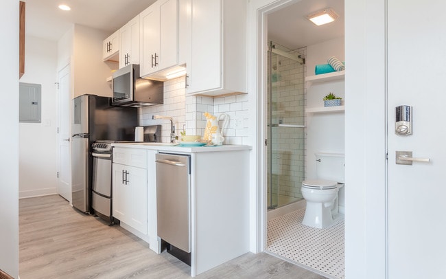 Building Photo - The Hazelton