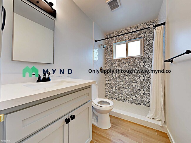 Building Photo - 2 br, 1 bath Apartment - 2554 27th St Apt D