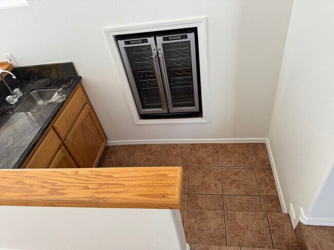 Foto del edificio - 150 Lake Dr