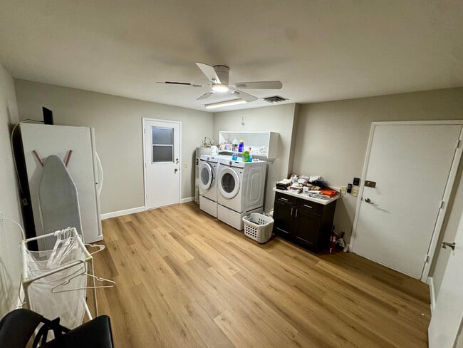 Building Photo - 20018 N Lakeforest Dr