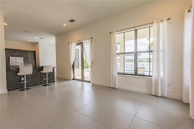 Building Photo - Northwest 82nd Drive, Pembroke Pines, FL 33024 - 4 BR 3 BA single-family home