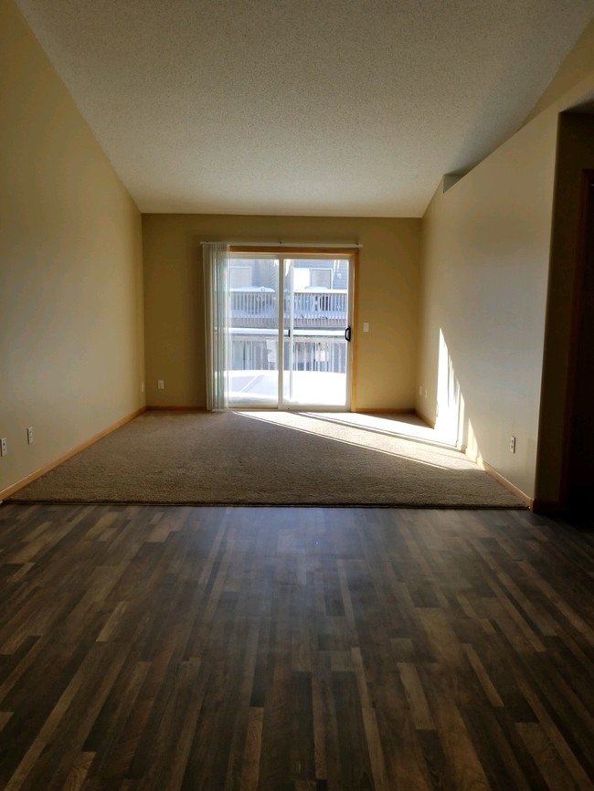 Foto del edificio - Pineview Townhomes