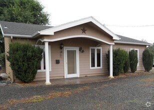 Building Photo - 3739 S Main Rd