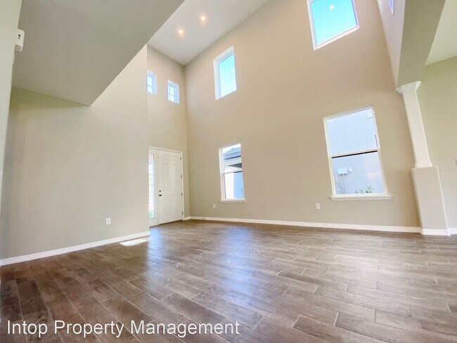 Building Photo - 4 br, 2.5 bath House - 1365 Blue Stem Ln