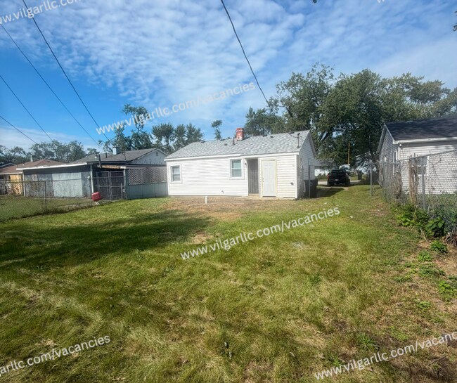 Building Photo - 5121 E 10th Ave