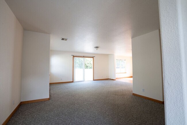 Foto del edificio - 2712 Meadow Creek Way