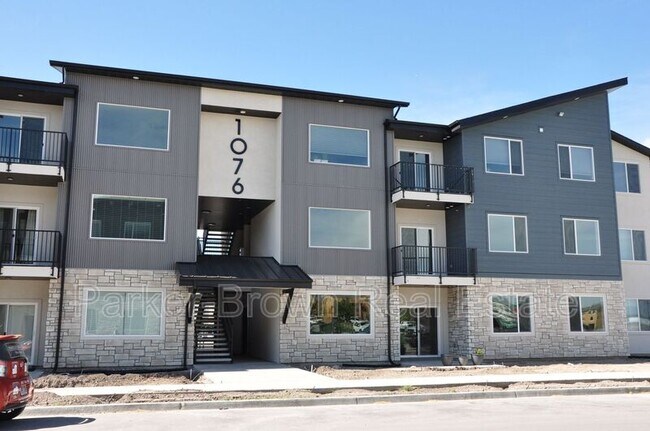 Building Photo - 1076 W 490 S
