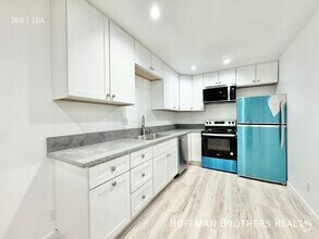 Building Photo - 1121 Kings Rd