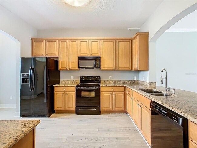 Building Photo - 1231 Wright Cir