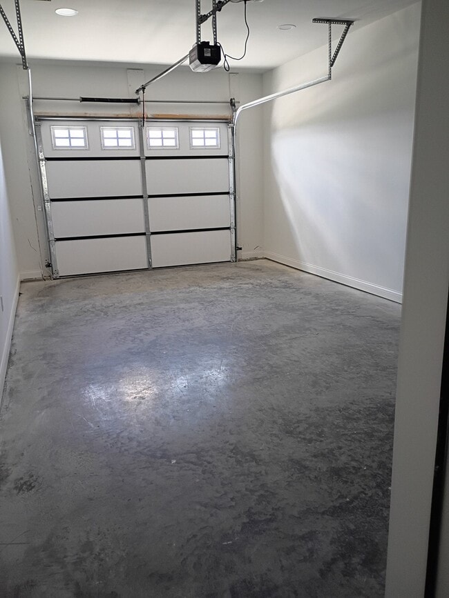 Foto del edificio - 844 Ridgewood Dr