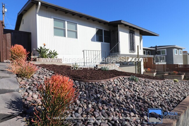 Building Photo - 3BR/2BA BEAUTIFUL HOUSE W/ 2 CAR GARAGE, W...