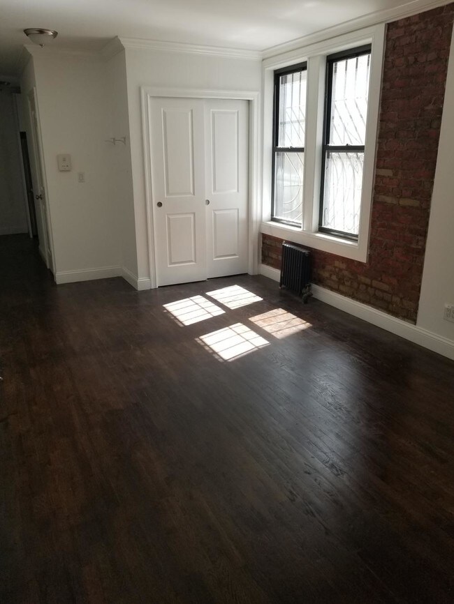 Building Photo - 0 bedroom in Astoria New York 11103