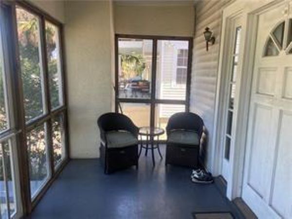 Screened porch - 5491 Canal Blvd