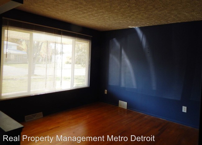 Building Photo - 35312 Dearing Dr