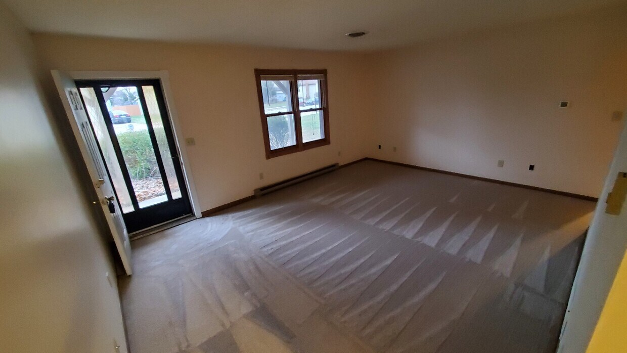 301 Cobblestone Dr, Delaware, OH 43015 Townhouse for Rent in Delaware