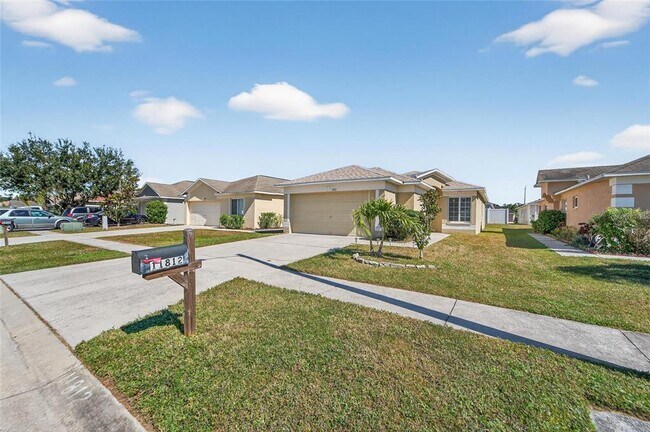 Foto del edificio - 11812 Lynmoor Dr