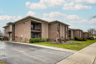 Building Photo - 484 N Addison Ave
