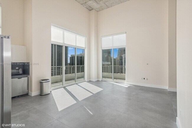 Foto del edificio - 133 NE 2nd Ave