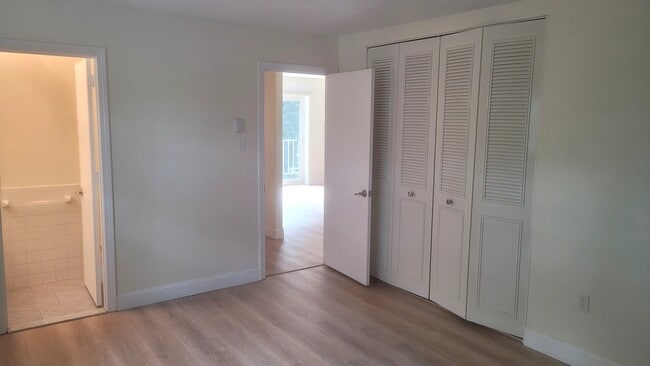 Foto del edificio - 25 Greentree Ln