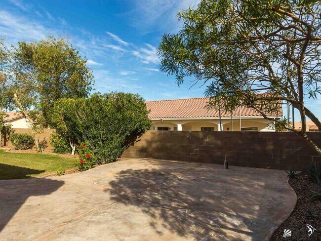 Foto del edificio - 10392 E 39th Pl