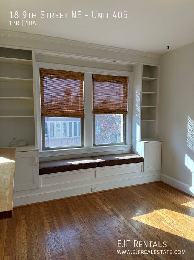 Building Photo - Historic Capitol Hill One Bedroom W/Open F...