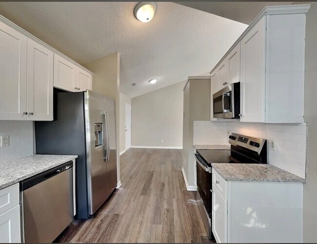 Foto del edificio - 8731 Purple Thistle Ln