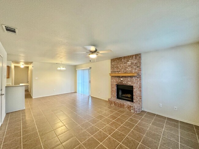 Building Photo - 2320 Wildewood
