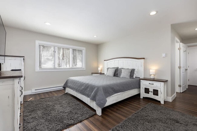 Building Photo - 290 Broken Lance Dr