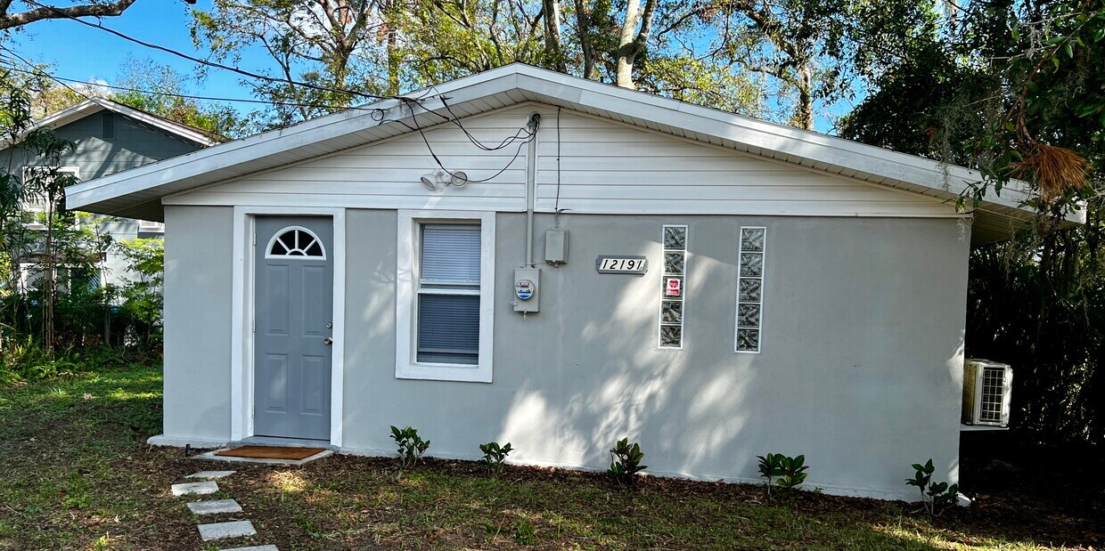 Foto principal - 1219 Holly Ave