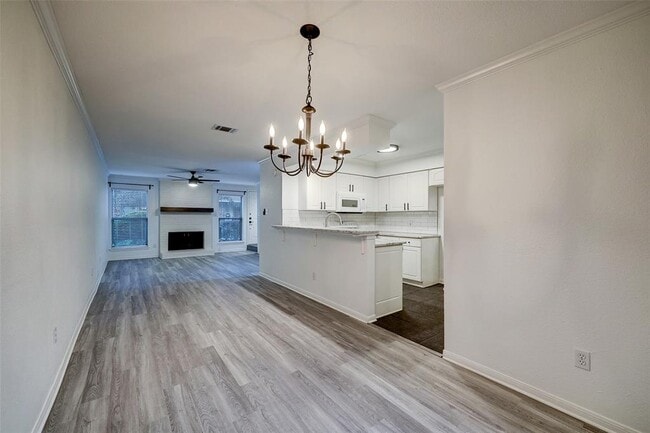 Building Photo - 2513 Bering Dr