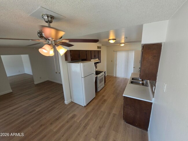 Building Photo - 3850 W Caribbean Ln