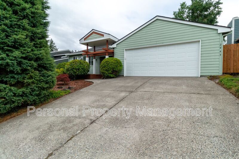 Foto principal - 2443 NW Norwood St