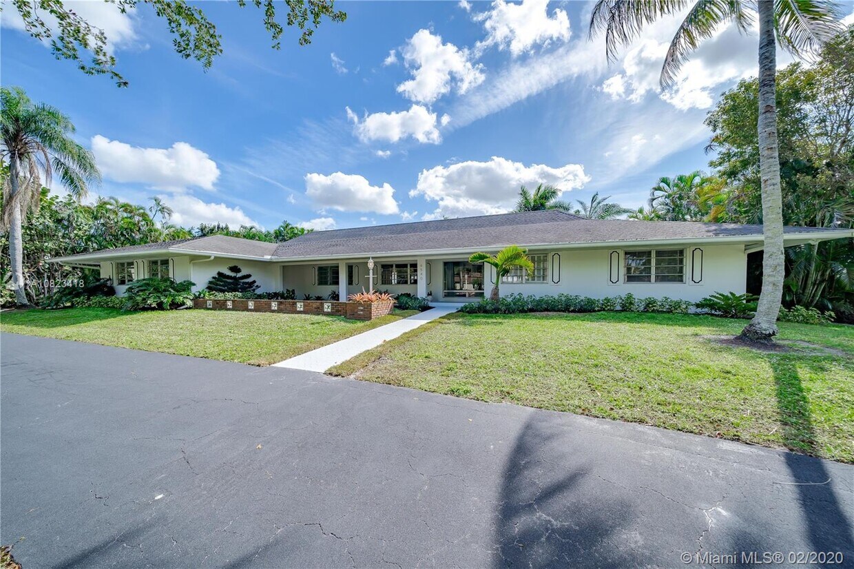 Primary Photo - 6540 E Tropical Way