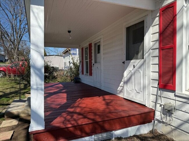 Building Photo - Charming Duplex in Gallatin