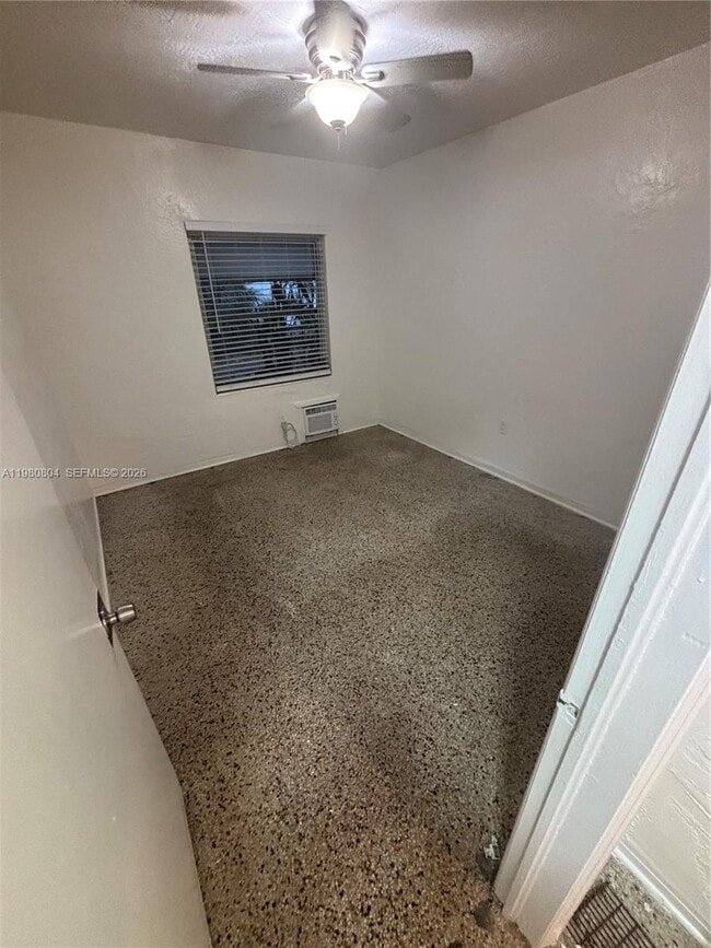 Building Photo - 624 NE 7th Ave