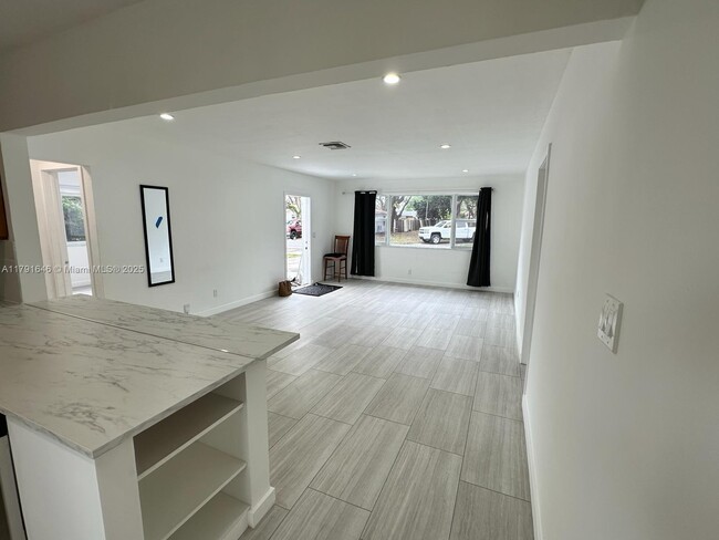 Foto del edificio - 708 SW 6th St