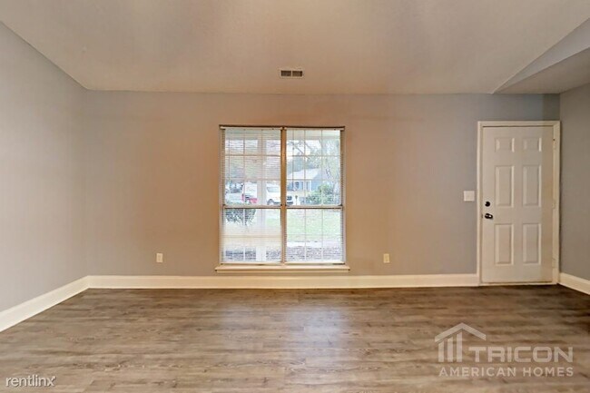 Building Photo - 8801 Royal Scot Ln