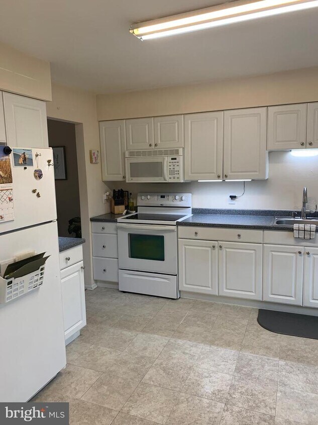 731 Kings Croft Dr, Cherry Hill, NJ 08034 Townhome Rentals in Cherry