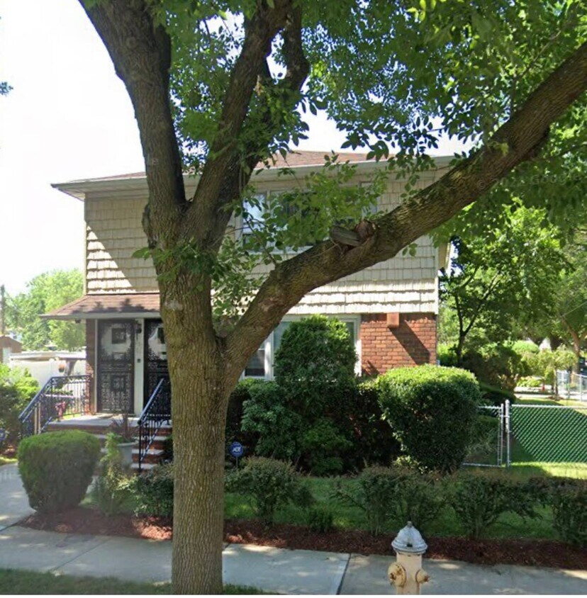 25725 147th Rd, Queens, NY 11422 House Rental in Queens, NY