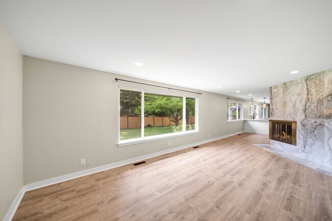 Foto del edificio - Beautifully updated 3 bed 3 bath Steilacoo...