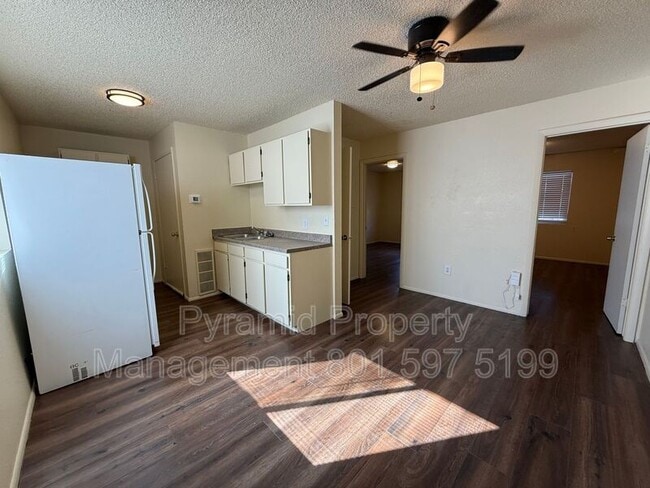 Building Photo - 513 E 700 S