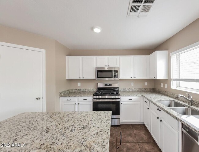 Building Photo - 12610 W Corrine Dr