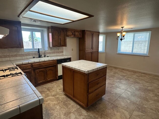 Building Photo - COMING SOON Hurry!!