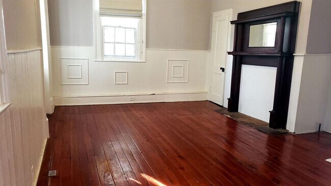 Foto del edificio - 1 br, 1 bath House - 37 Smith Street A Unit 1